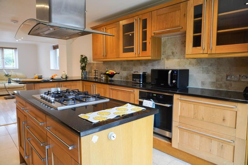 Large 4-Bed House For Up To 7 Guests W 2X Parking Vila Oxford Exterior foto